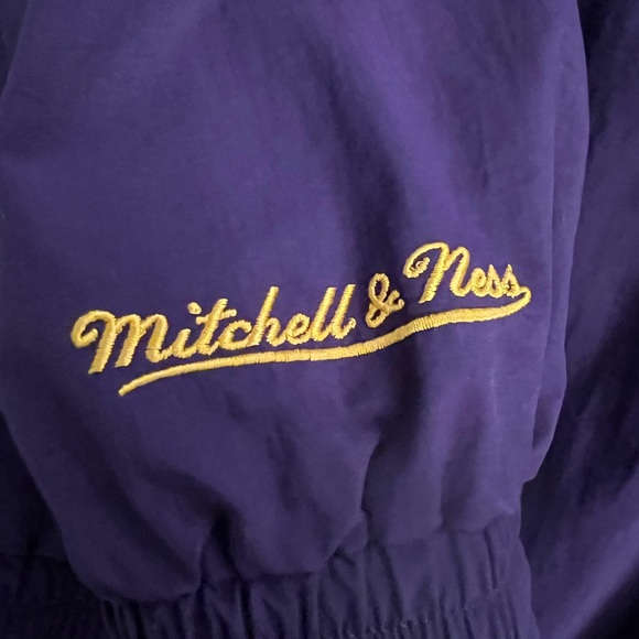 mitchell and ness M&N the lakers jacket L size - Picture 4 of 4